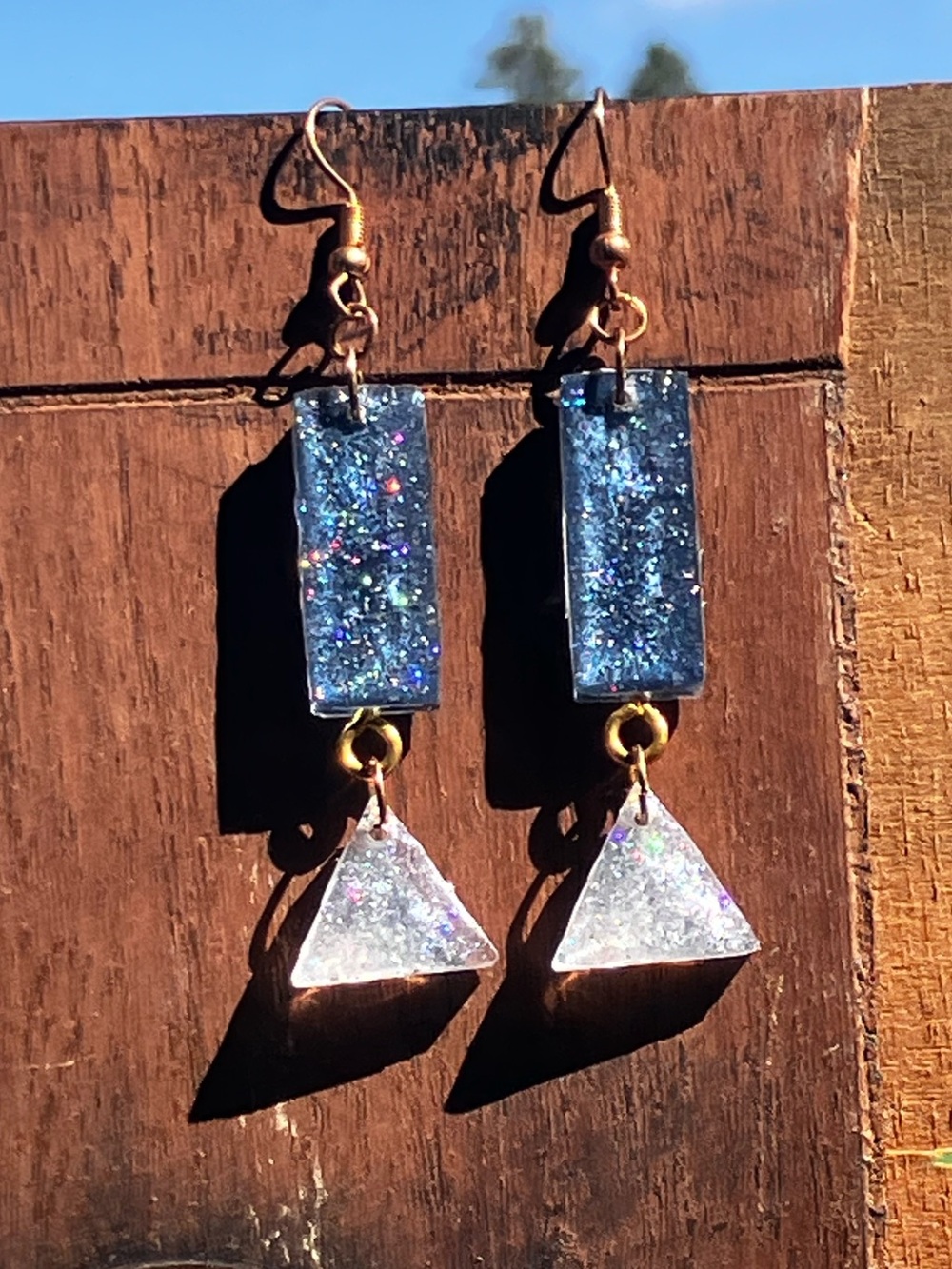 Blue and white geometric dangle earrings